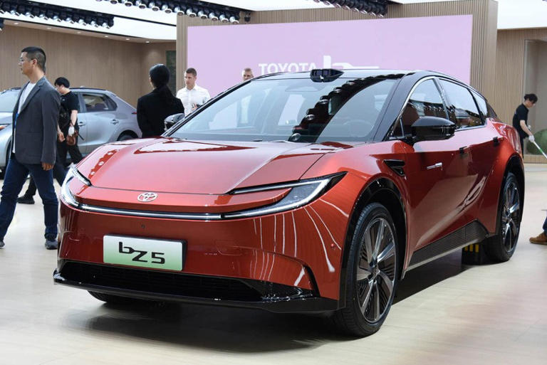 13萬買合資電動中型SUV？一汽豐田bZ5實力解析