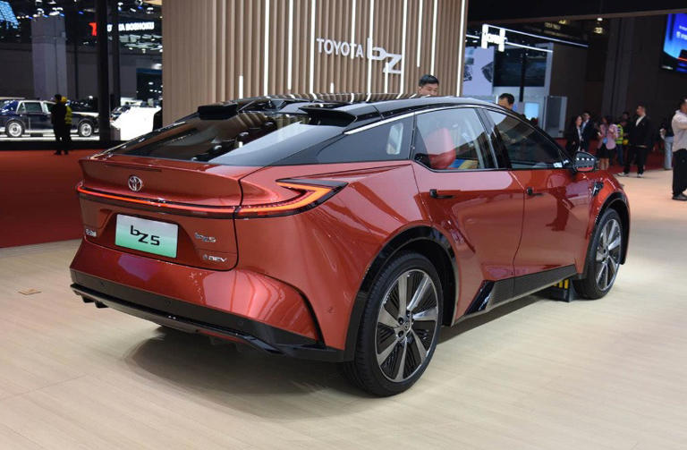 13萬買合資電動中型SUV？一汽豐田bZ5實力解析