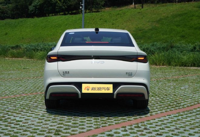 比亞迪海豹06EV一臺非常全面的中型純電轎跑