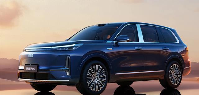 銀河M9實(shí)車亮相！機(jī)械門把手+雙腔空懸，續(xù)航超1500km，要賣爆？
