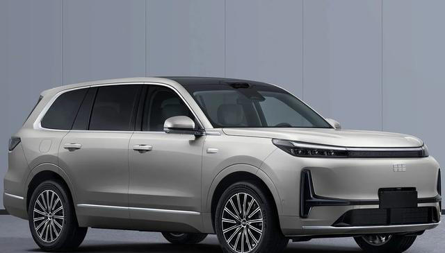 銀河M9實(shí)車亮相！機(jī)械門把手+雙腔空懸，續(xù)航超1500km，要賣爆？