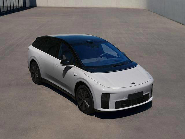 理想i6純電SUV來襲：800V快充10分鐘500km，五座大空間挑戰ModelY