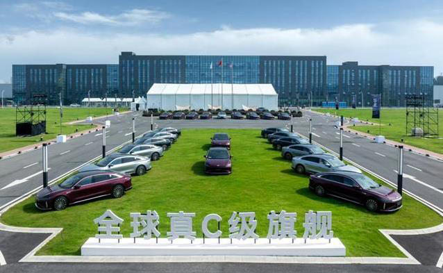 奇瑞15.99萬豪車對標邁巴赫,訂單破5萬,誰還敢說中國車不行? 奇瑞15.99萬豪車對標邁巴赫,訂單破5萬,誰還敢說中國車不行?