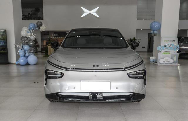 小鵬G7即將上市,車寬近2米,外觀時尚,純電續航里程超700km 小鵬G7即將上市,車寬近2米,外觀時尚,純電續航里程超700km