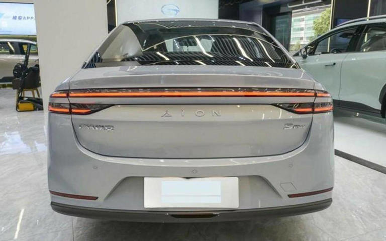 又一臺國產“A8”!昊鉑A8申報圖曝光,這顏值你給打幾分? 又一臺國產“A8”!昊鉑A8申報圖曝光,這顏值你給打幾分?